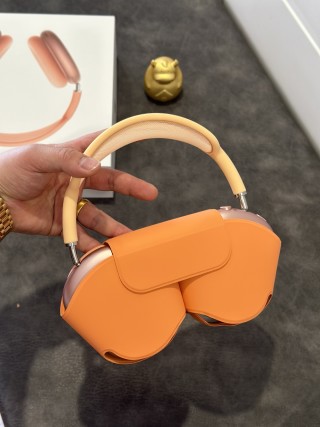 AirPods Pro Max Orange USB-C 1:1 Replica view 5