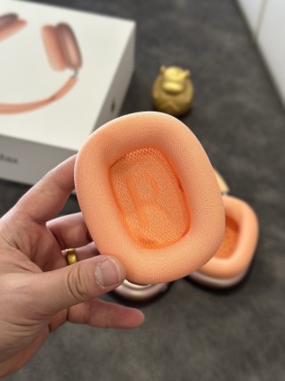 AirPods Pro Max Orange USB-C 1:1 Replica view 9
