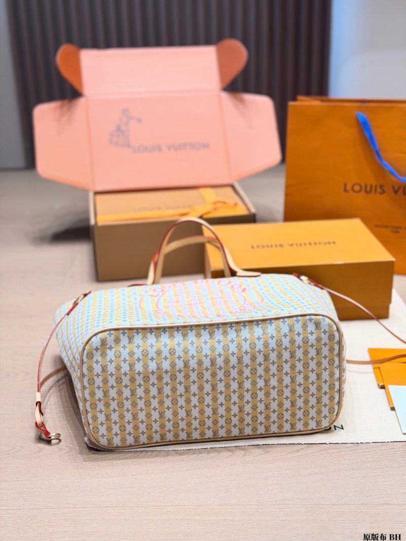 Louis Vuitton Neverfull MM Monogram Canvas Tote Bag view