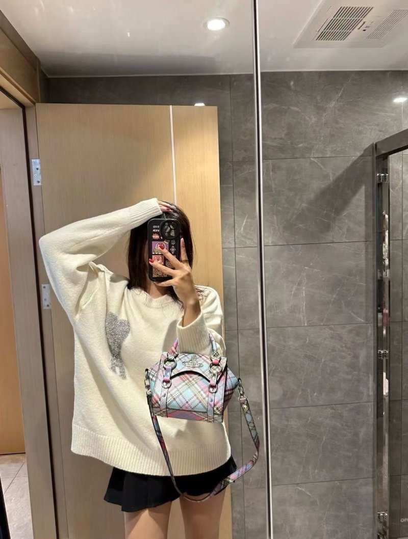 Cream Ribbed Knit Sweater with Chest Print