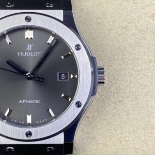 Hublot Classic Fusion 42mm Black Dial Automatic Watch view 5