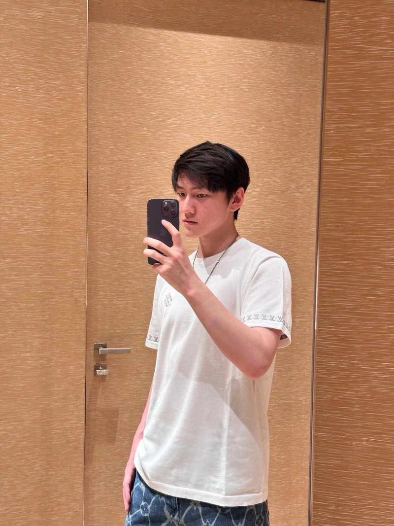 Louis Vuitton Cream Logo T-Shirt with Sleeve Tape view