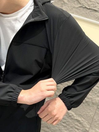 Descente UPF50+ Ice-Cool Nylon Windbreaker Jacket - Light Grey view 11
