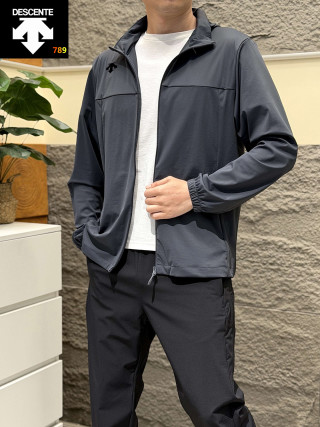 Descente UPF50+ Ice-Cool Nylon Windbreaker Jacket - Light Grey view 2