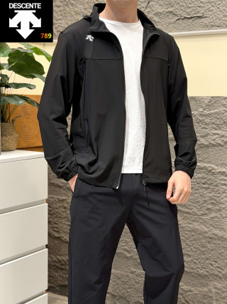 Descente UPF50+ Ice-Cool Nylon Windbreaker Jacket - Light Grey view 3