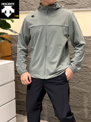 Descente UPF50+ Ice-Cool Nylon Windbreaker Jacket - Light Grey view 5