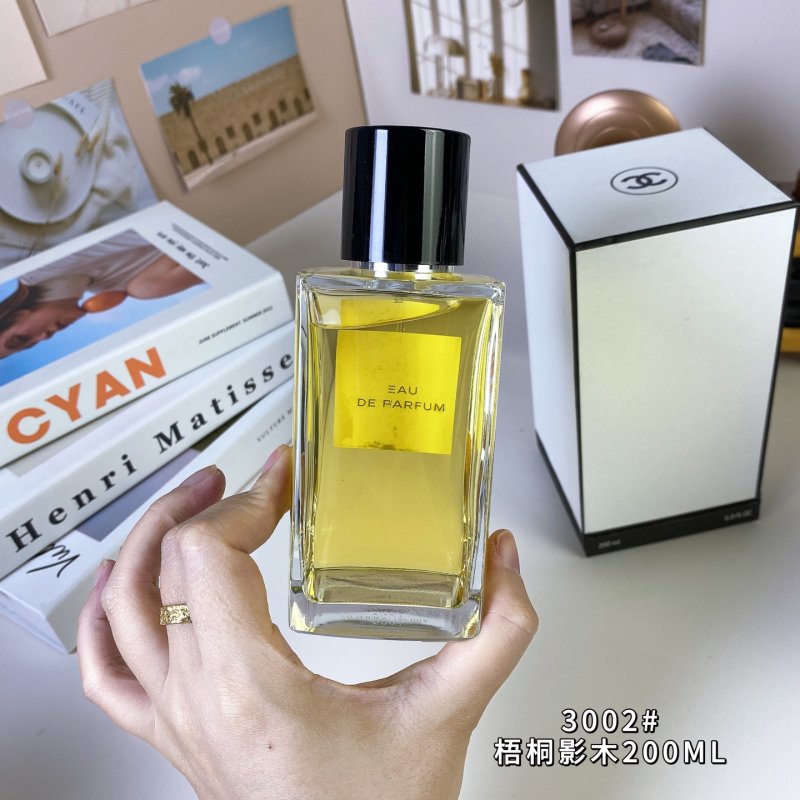 Chanel Sycomore Eau de Parfum 200ml view