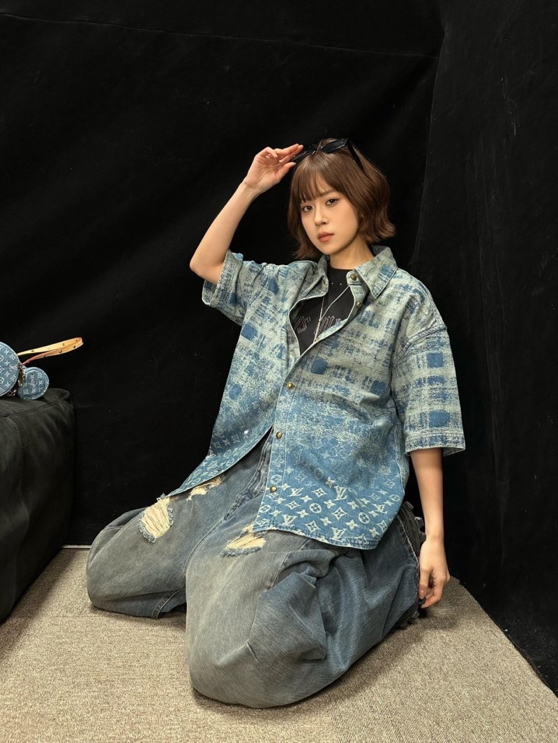 Louis Vuitton Monogram Denim Short-Sleeve Shirt Blue view