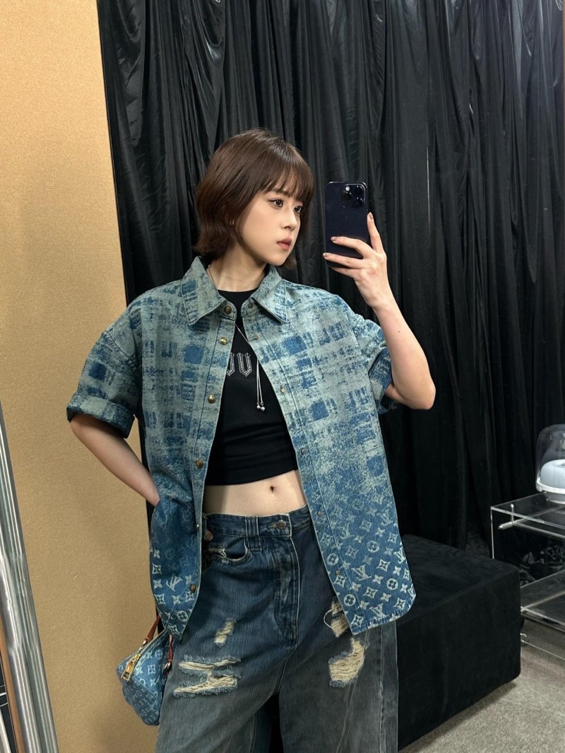 Louis Vuitton Monogram Denim Short-Sleeve Shirt Blue view