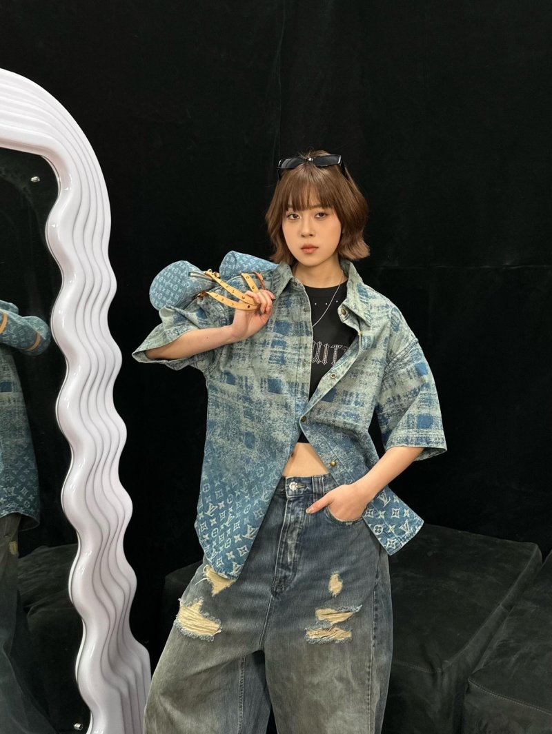 Louis Vuitton Monogram Denim Short-Sleeve Shirt Blue view