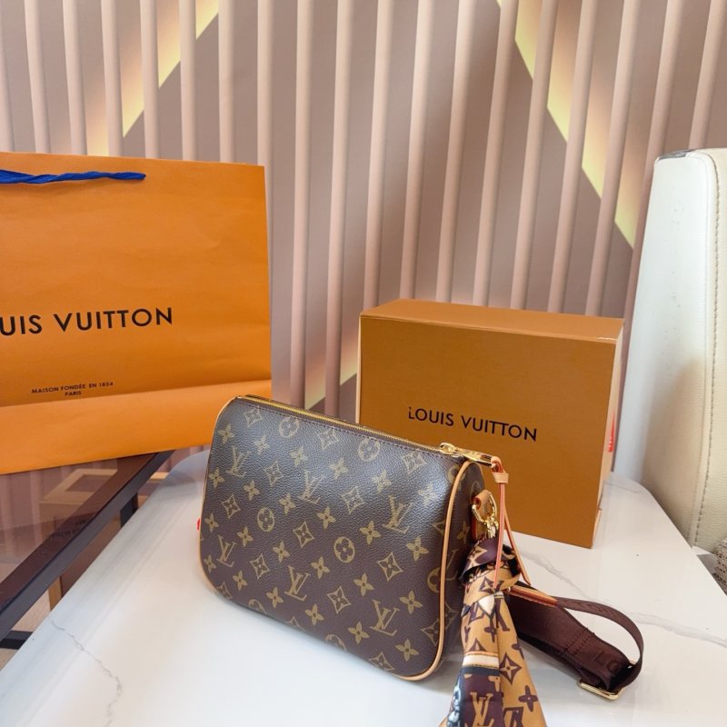 Louis Vuitton Monogram Canvas Shoulder Bag with Chain Strap view