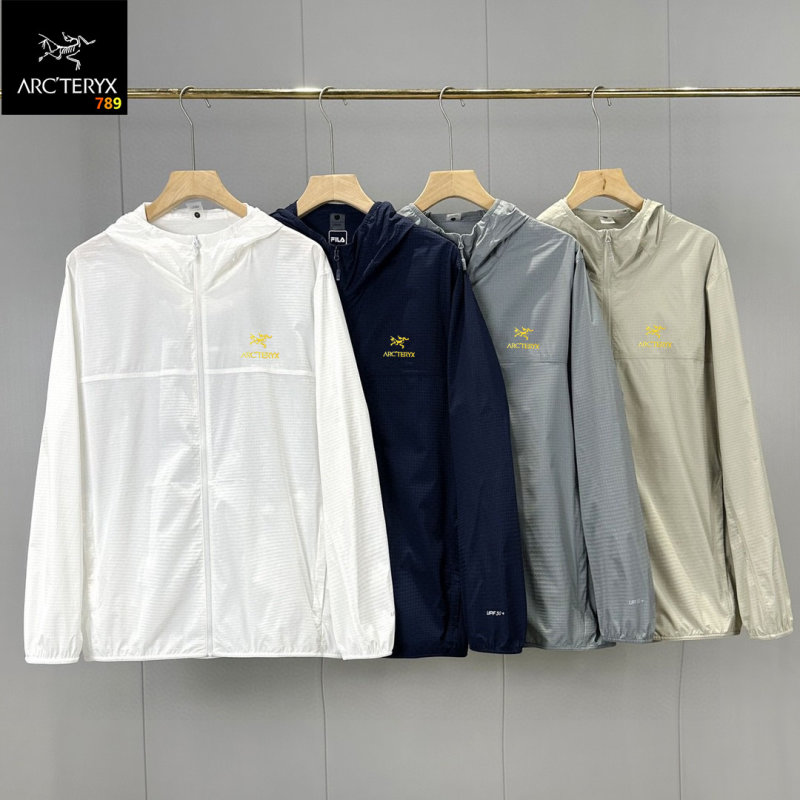 Descente UPF50+ Hooded Windbreaker Jacket - White view