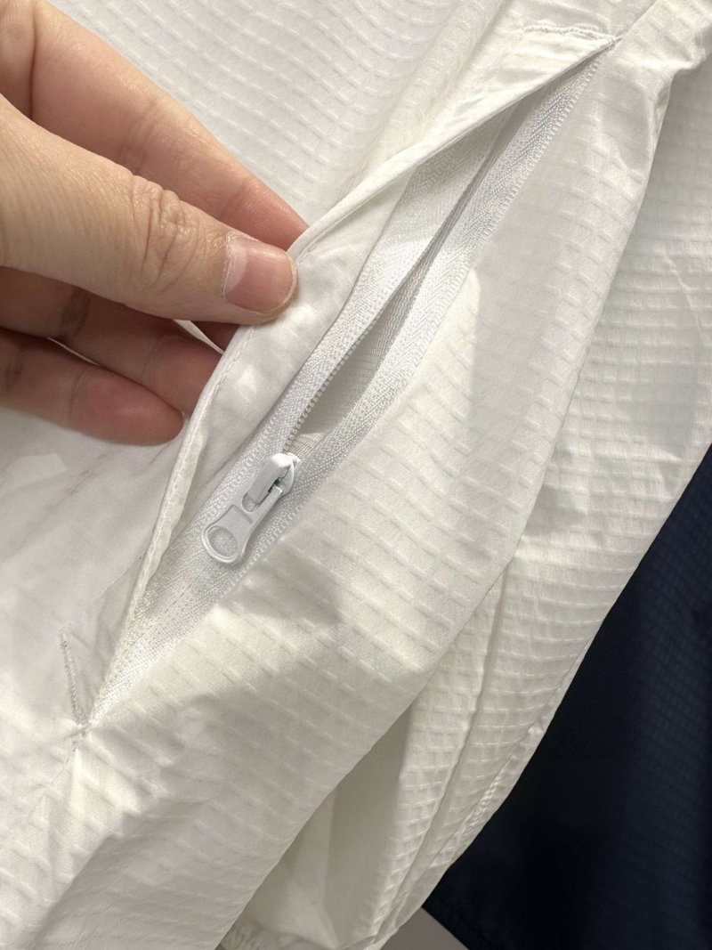 Descente UPF50+ Hooded Windbreaker Jacket - White view