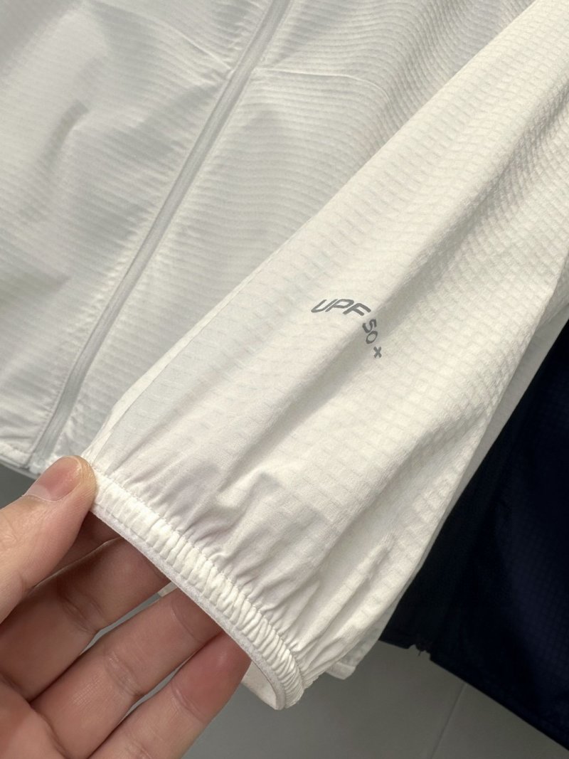 Descente UPF50+ Hooded Windbreaker Jacket - White view
