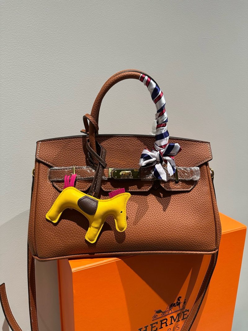 Hermès Birkin 29cm Burgundy Clemence Leather Bag view