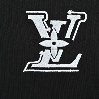 Louis Vuitton LV Logo Black Short Sleeve T-Shirt view 11