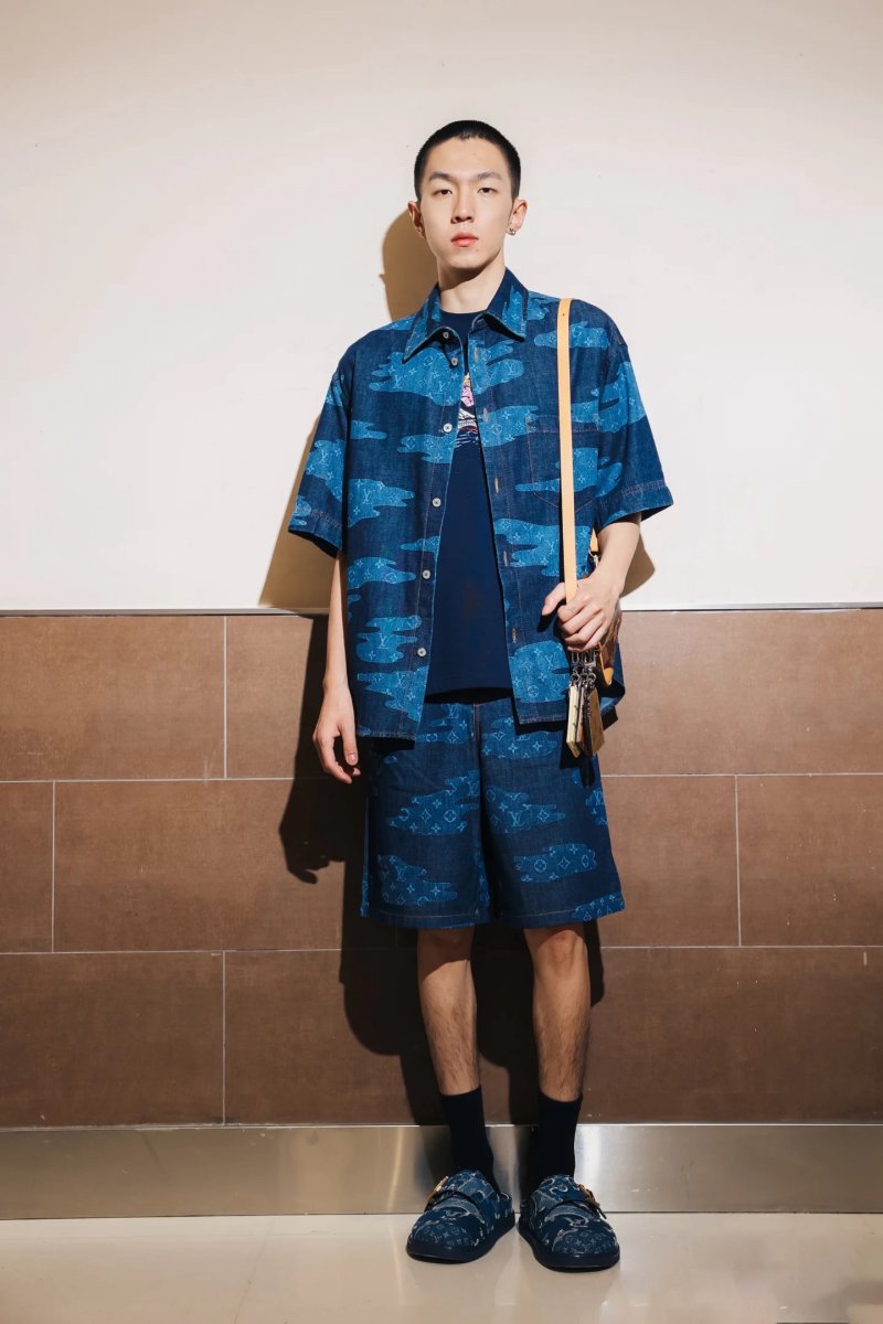 Louis Vuitton Monogram Denim Short Sleeve Shirt Navy view