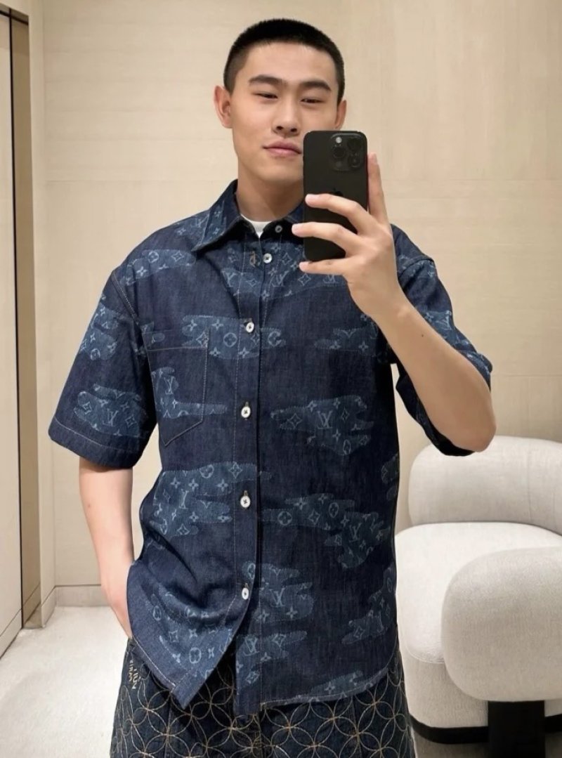 Louis Vuitton Monogram Denim Short Sleeve Shirt Navy view