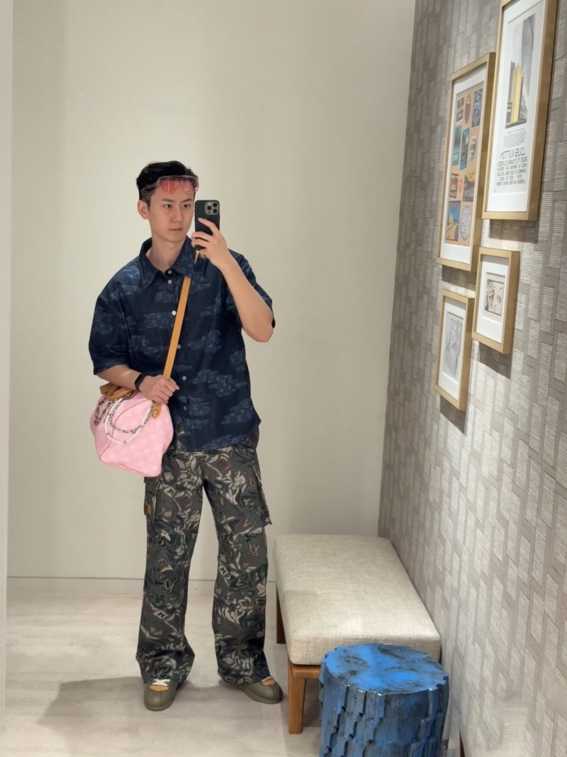 Louis Vuitton Monogram Denim Short Sleeve Shirt Navy view