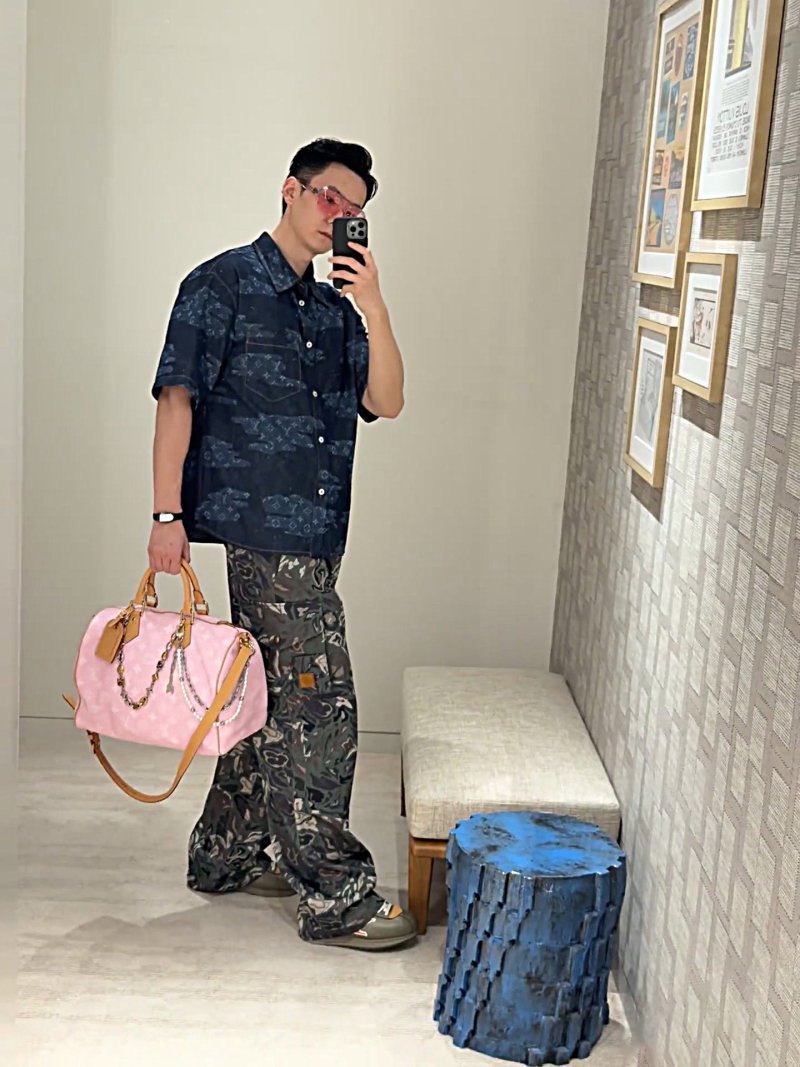 Louis Vuitton Monogram Denim Short Sleeve Shirt Navy view