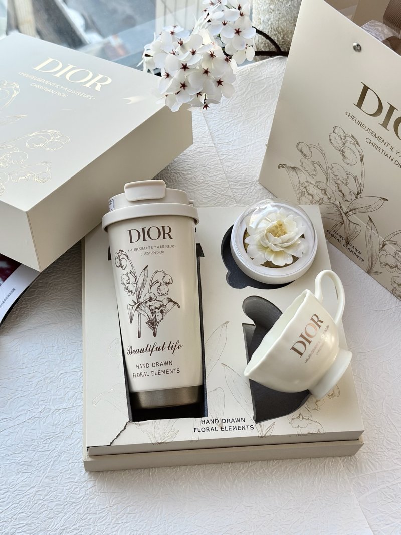 Dior Lily of the Valley 3-Piece Gift Set – Tumbler, Coffee Cup & Ceramic Fragrance Diffuser view