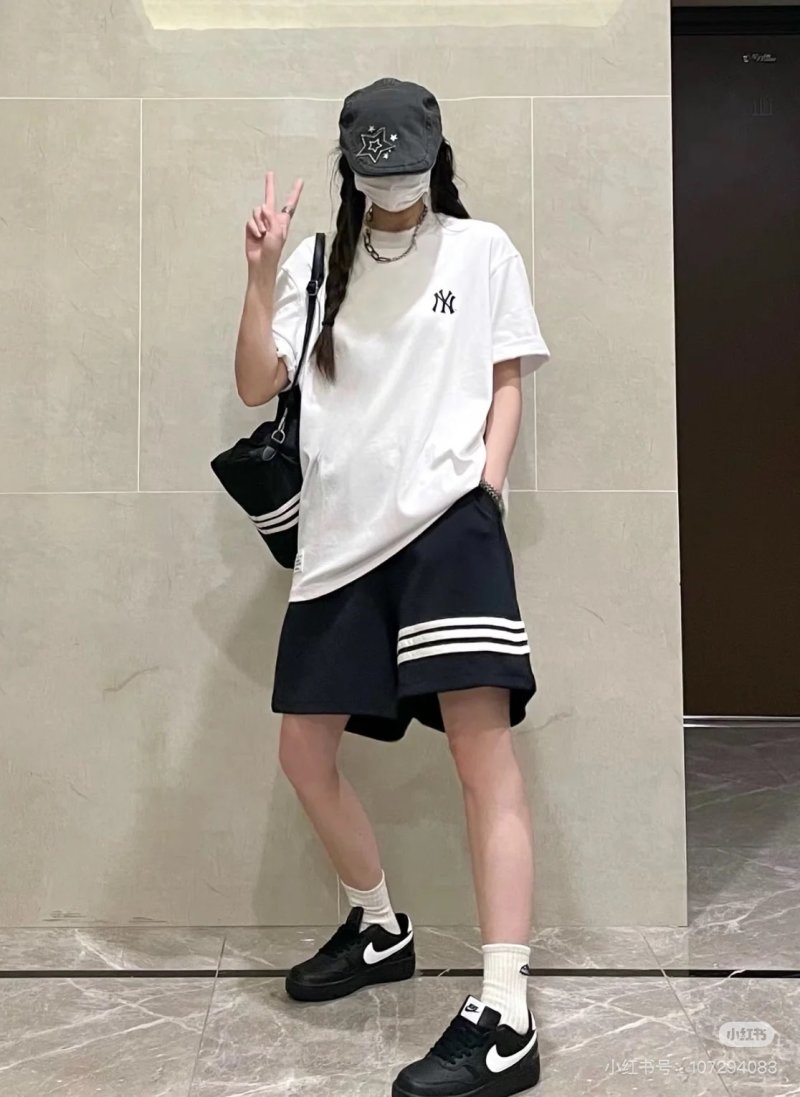 MLB Floral Back Print Oversized T-Shirt White view