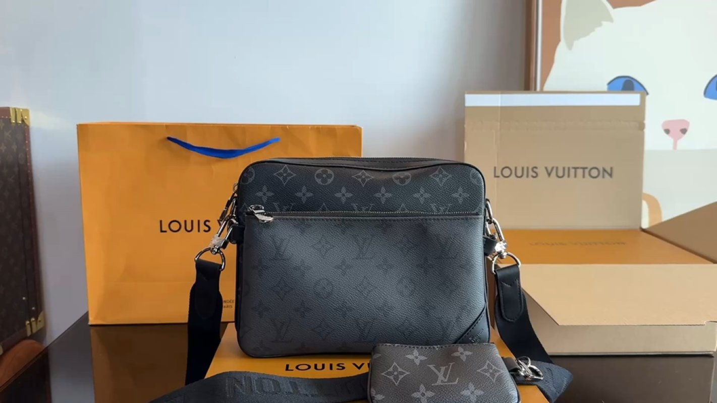 Louis Vuitton Monogram Eclipse Messenger Bag Black