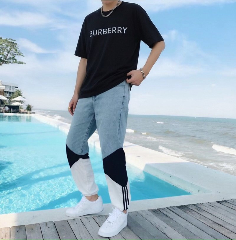 Burberry Black Logo Print T-Shirt