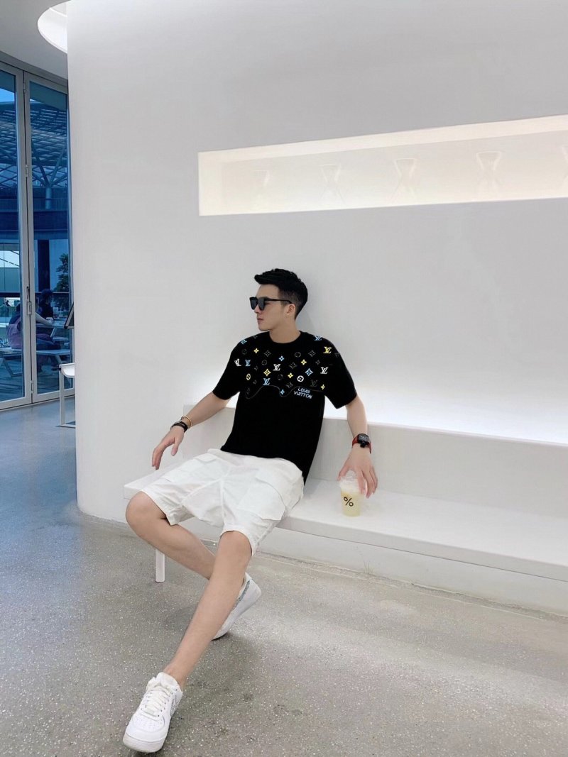 Louis Vuitton Monogram Black Short Sleeve T-Shirt view