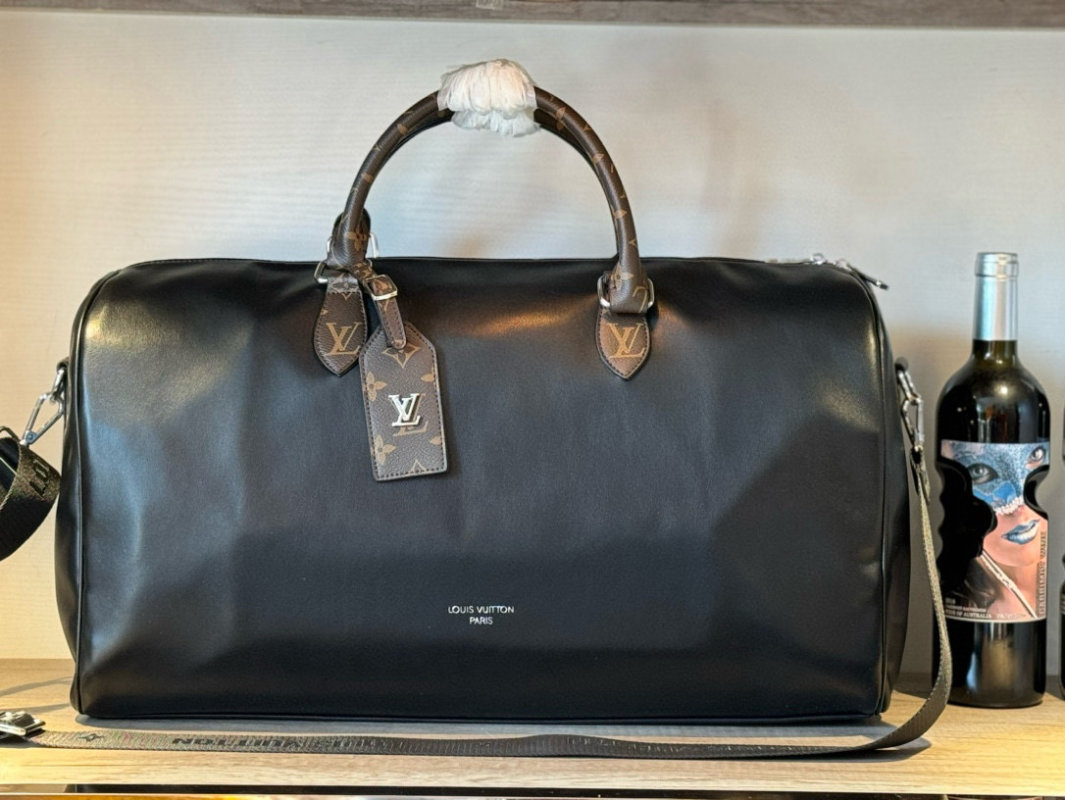Louis Vuitton Keepall 25 Black Travel Bag