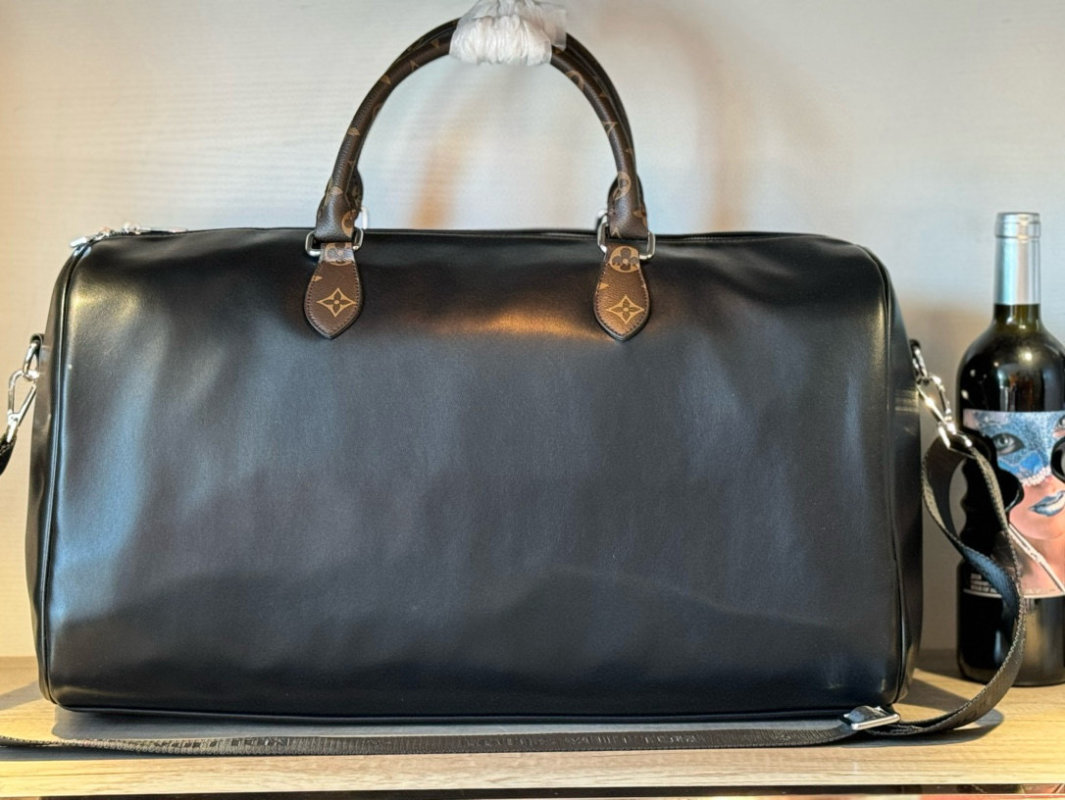Louis Vuitton Keepall 25 Black Travel Bag view