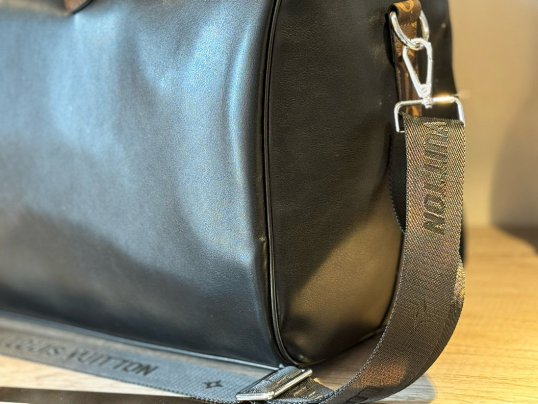Louis Vuitton Keepall 25 Black Travel Bag view