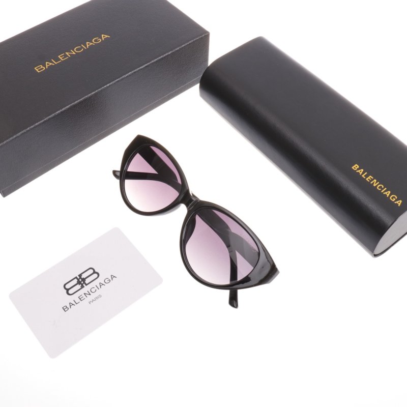 Balenciaga Cat-Eye Logo Sunglasses Pink Gradient Lens