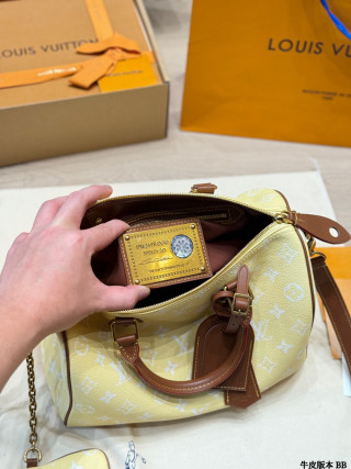 Louis Vuitton Speedy Monogram Handbag - Cream/Brown view 9
