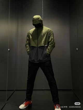 On Olive Black Color-Block Running Jacket view 7