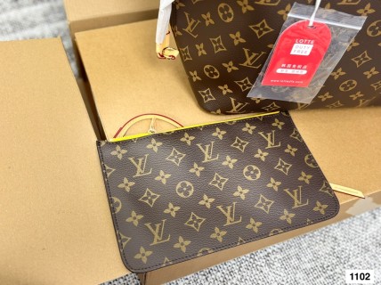Louis Vuitton Neverfull MM Monogram Tote Bag view 5