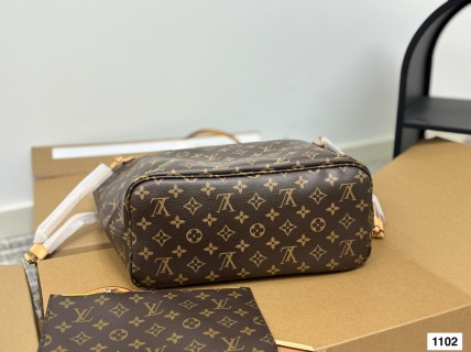 Louis Vuitton Neverfull MM Monogram Tote Bag view 8