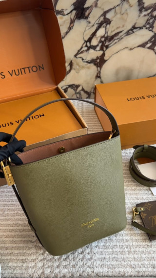 Louis Vuitton Lockme Bucket Bag Sage Green video