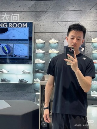 Black & White Colorblock Short Sleeve T-Shirt view 2