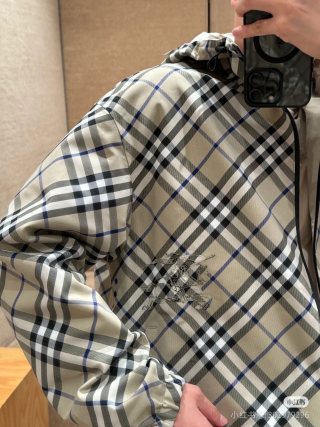 Burberry Check Puffer Jacket Cream & Navy view 3