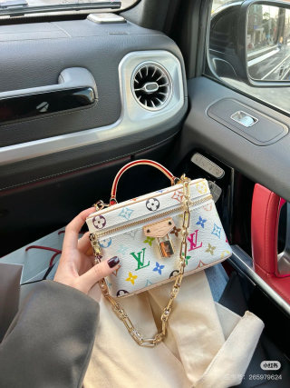 Louis Vuitton Monogram Canvas Pochette Metis Cream Multi view 6