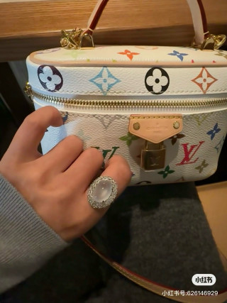 Louis Vuitton Monogram Canvas Pochette Metis Cream Multi view 8