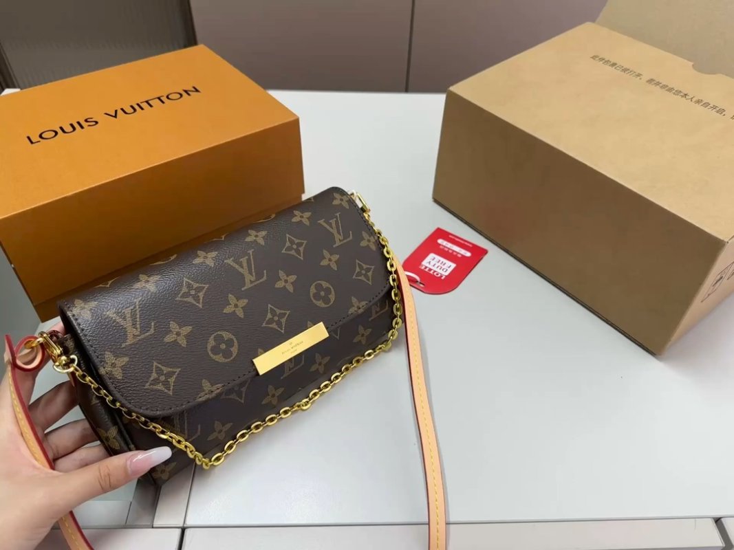 Louis Vuitton Monogram Canvas Chain Shoulder Bag Brown