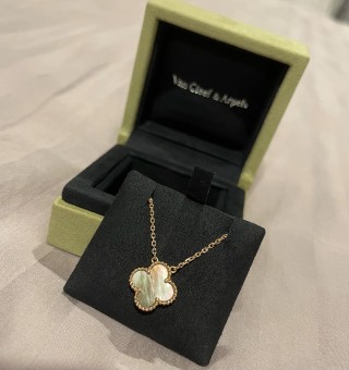 Van Cleef & Arpels Four-Leaf Clover Mother-of-Pearl Rose Gold Necklace view 7
