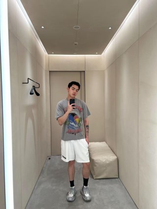 Oversized Graphic T-Shirt - Earth & Palm Design in Cream view 3