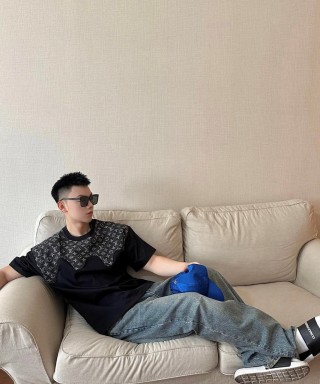 Louis Vuitton Monogram Black Short-Sleeve T-Shirt view 4