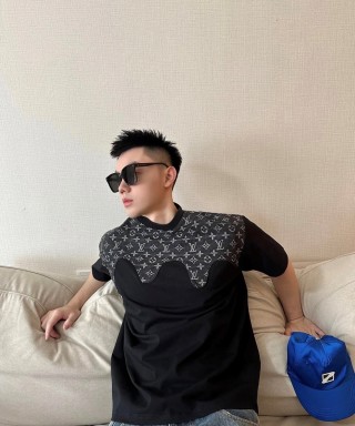 Louis Vuitton Monogram Black Short-Sleeve T-Shirt view 5