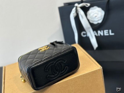 Chanel Box Bag Black Quilted Dual Gold Hardware view 8