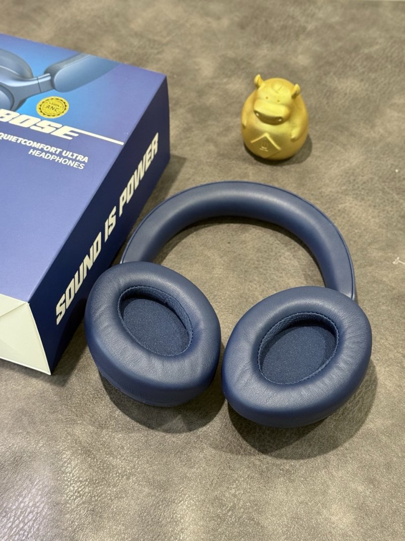Bose QuietComfort Ultra Headphones - Midnight Blue view