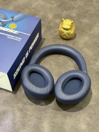 Bose QuietComfort Ultra Headphones - Midnight Blue view 2